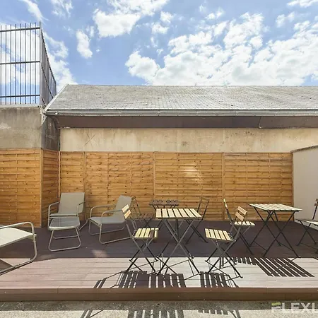 Charming 16m In 20 With Shared Terrace 아파트