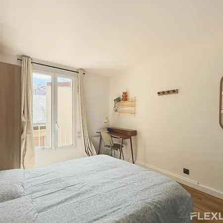 Charming 16m In 20 With Shared Terrace