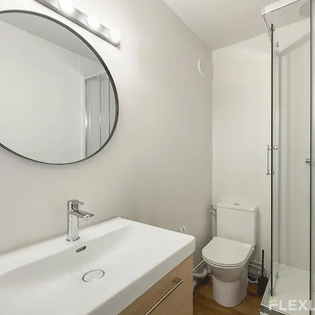 Apartament Charming 16m In 20 With Shared Terrace *