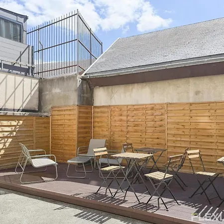 Charming 16m In 20 With Shared Terrace *