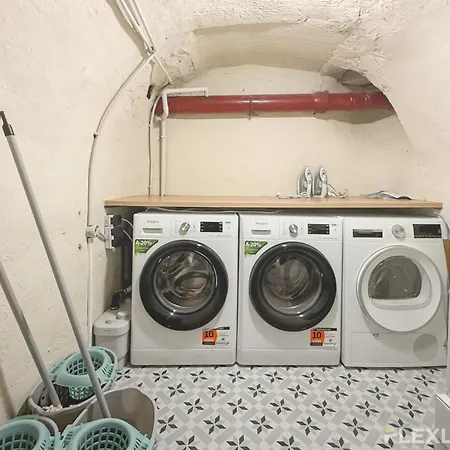 Charming 16m In 20 With Shared Terrace Paris