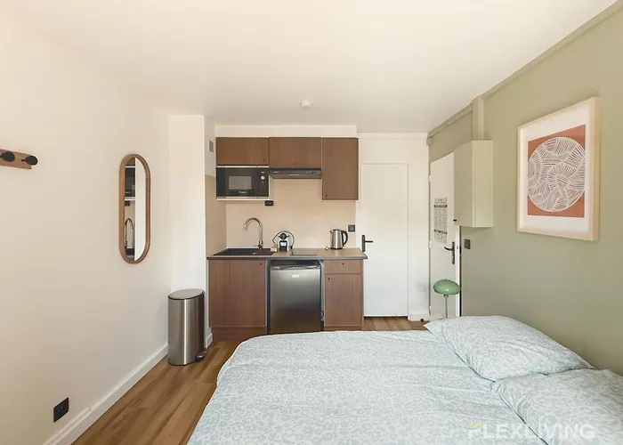 Apartman Charming 16m In 20 With Shared Terrace